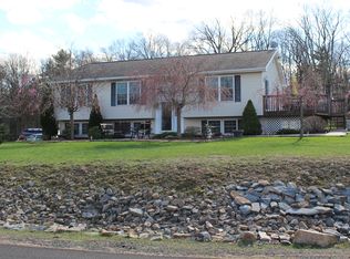 2603 Crow Foot Dr, Auburn, PA 17922
