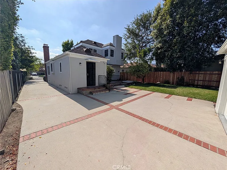 582 N Sunnyslope Ave — Photo 59