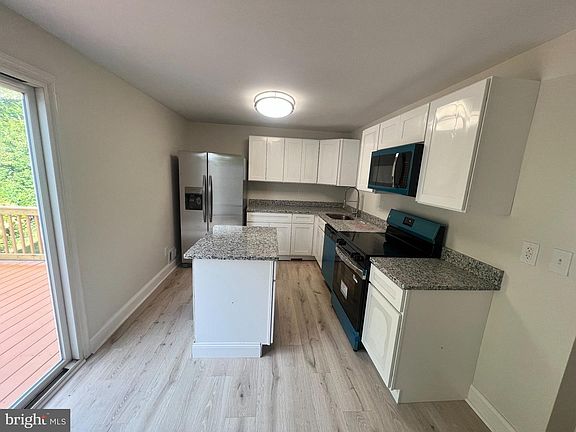 3rd image of 2031 Wintergreen Pl