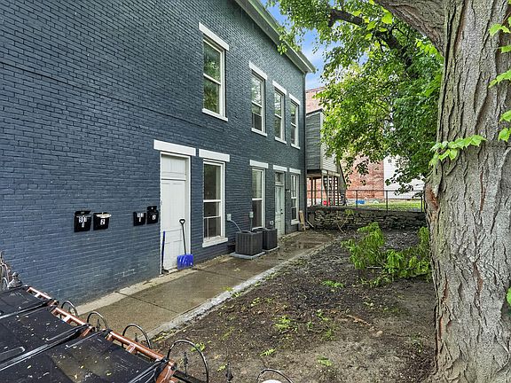 3rd image of 236 E 9th St