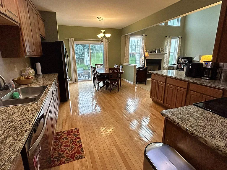 19 Wharton Dr — Photo 12
