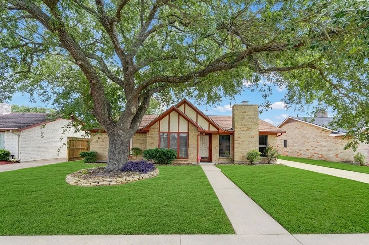 Building Photo - 10122 Sageglow Dr