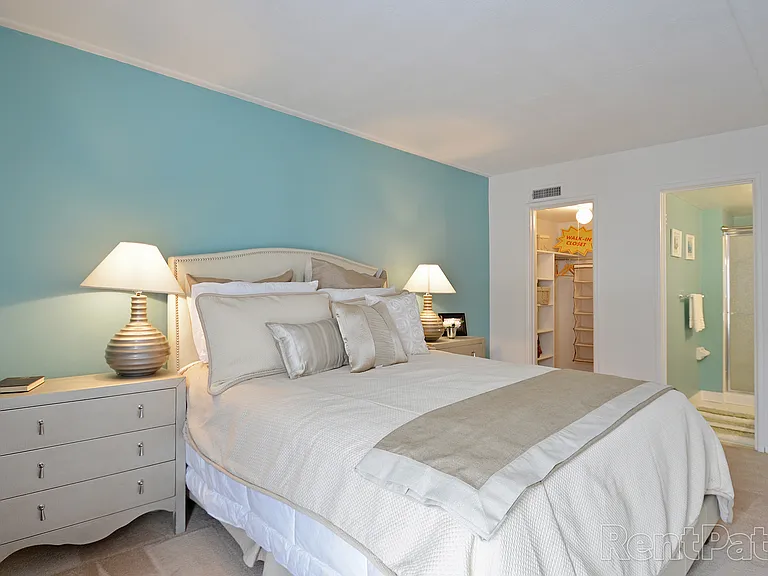 Cavalier Country Club Apartments — Photo 5