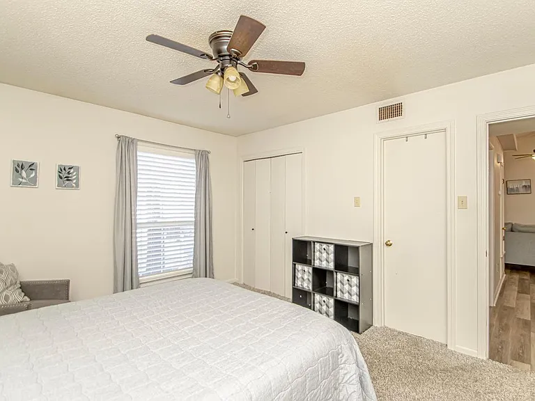 20 Woodhill Dr — Photo 23