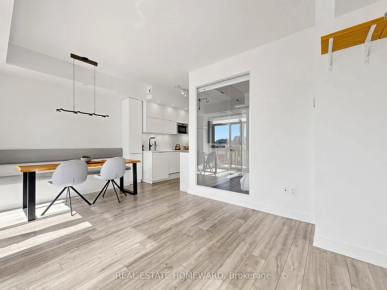 106 Dovercourt Rd #706 — Photo 9