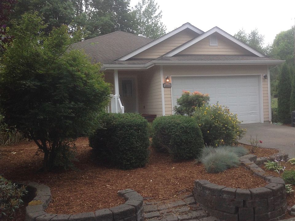 1st image of 2004 Sable Ln NE