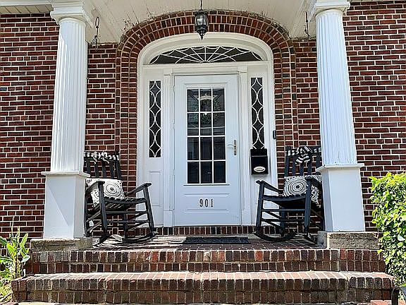 2nd image of 901 Hollywood Ave