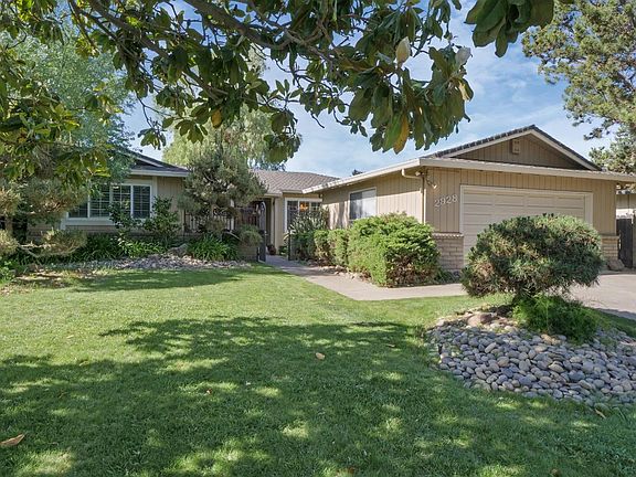 3rd image of 2928 Admiral Dr