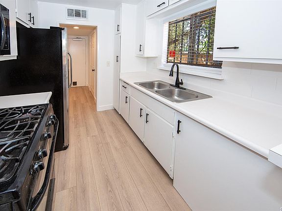5th image of 14265 Terra Bella St Unit 50
