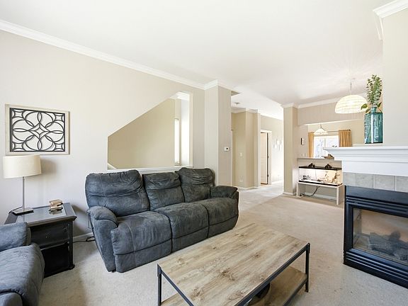 3rd image of 1385 New Haven Dr #1385