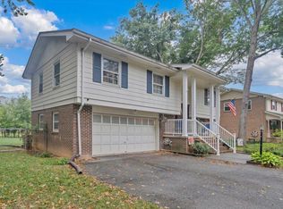 5168 N Lake Dr, Roanoke, VA 24019