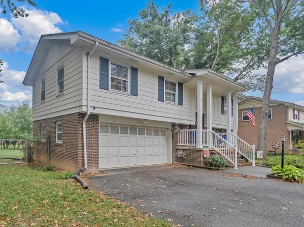 5168 N Lake Dr, Roanoke, VA 24019