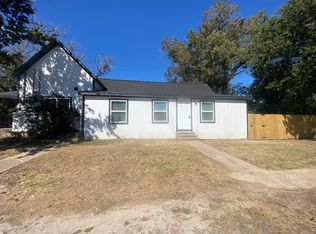 1113 S Walnut St #B, Cleburne, TX 76033