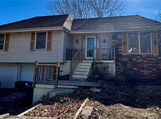 210 E 14th St, Cameron, MO 64429