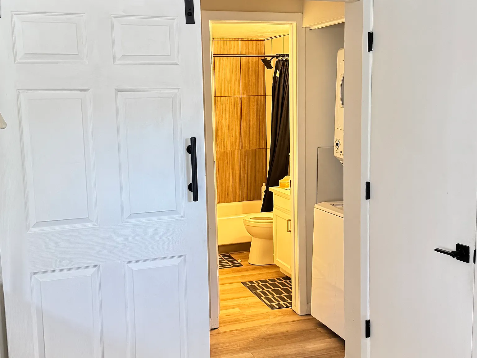2 bed, 1105 sqft, $2,300 — Photo 2