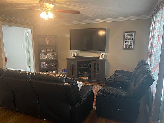 5th image of 3006 N Highway 421