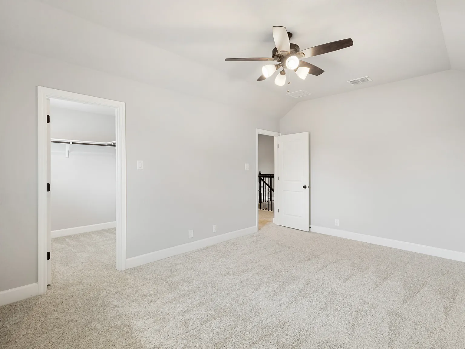 5 bed, 3.5 bath, 3350 sqft, $3,100 — Photo 3