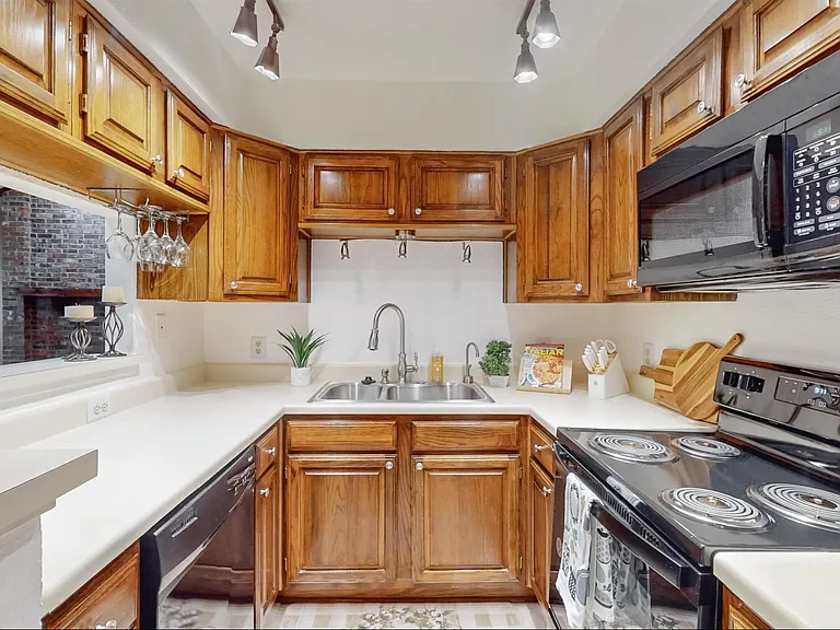 2569 Shady Ridge Dr — Photo 15