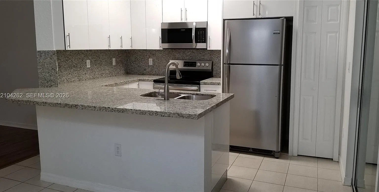 Leeward At Island At Doral — Photo 2