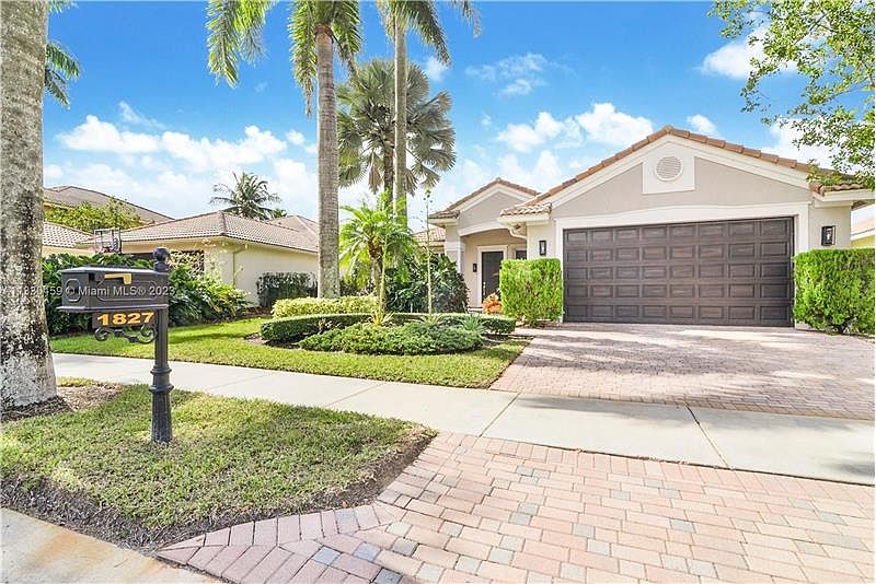 1st image of 1827 Harbor View Cir