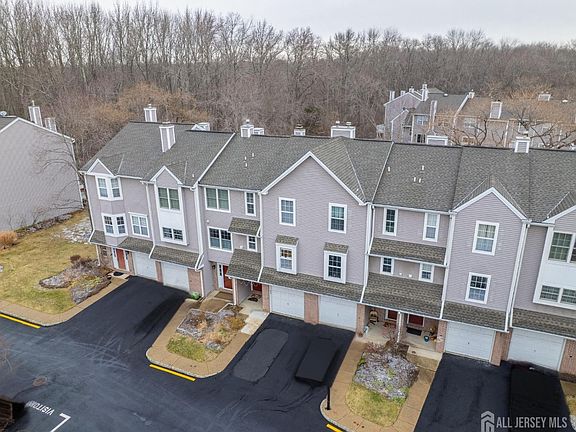 2nd image of 117 N Barrow Pl