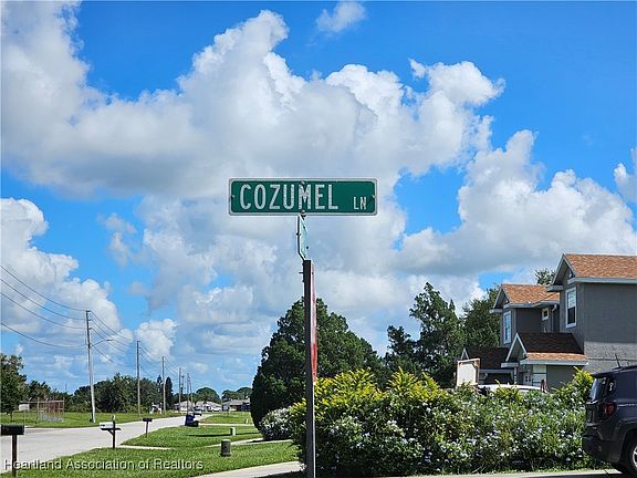 4th image of 8253-8255 Cozumel Ln