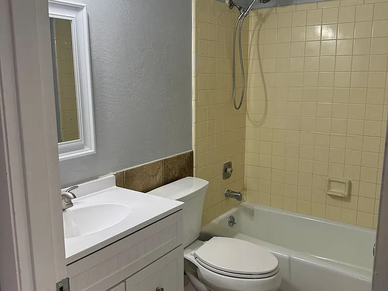 144 Christie Ave — Photo 16