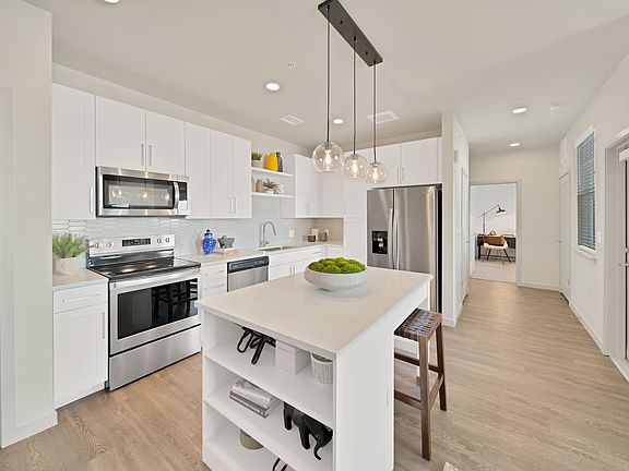 3rd image of 6025 N Ceylon St #8-106