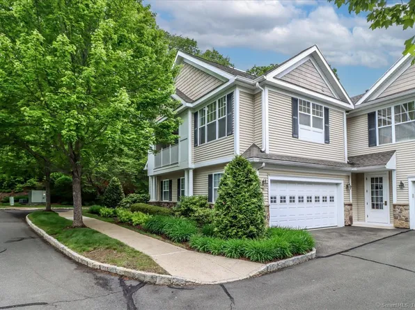 5 Franklin Court #5, Newtown, CT 06470