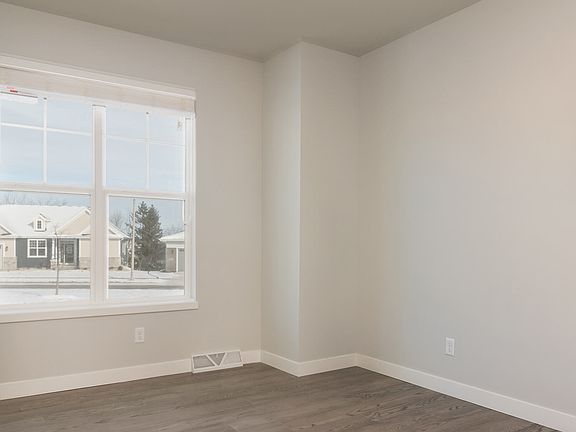 4th image of 9625 Tawny Acorn Dr
