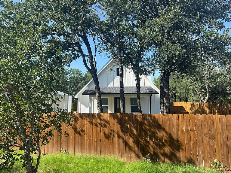 138 Greenbriar Ct — Photo 4