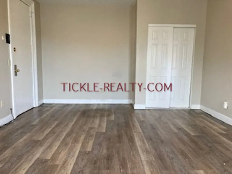 217 Monroe Ave