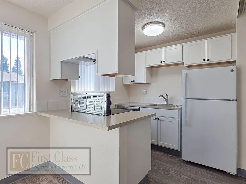 2 bed, 1.0 bath, 850 sqft, $1,695 — Photo 1