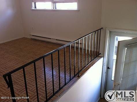 Grant E2 - Entryway
