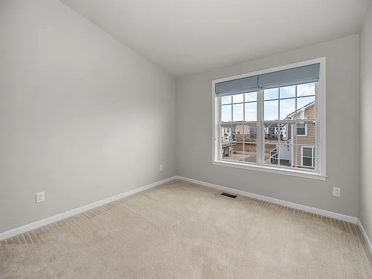 2794 Ashcombe Dr — Photo 30