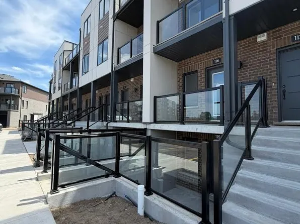 42 Lowes Rd W #116, Guelph, ON N1G 4X2