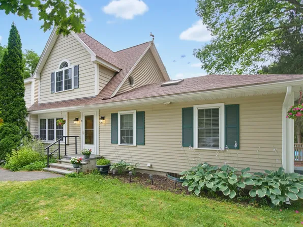 35 Pleasant Street, Newfields, NH 03856
