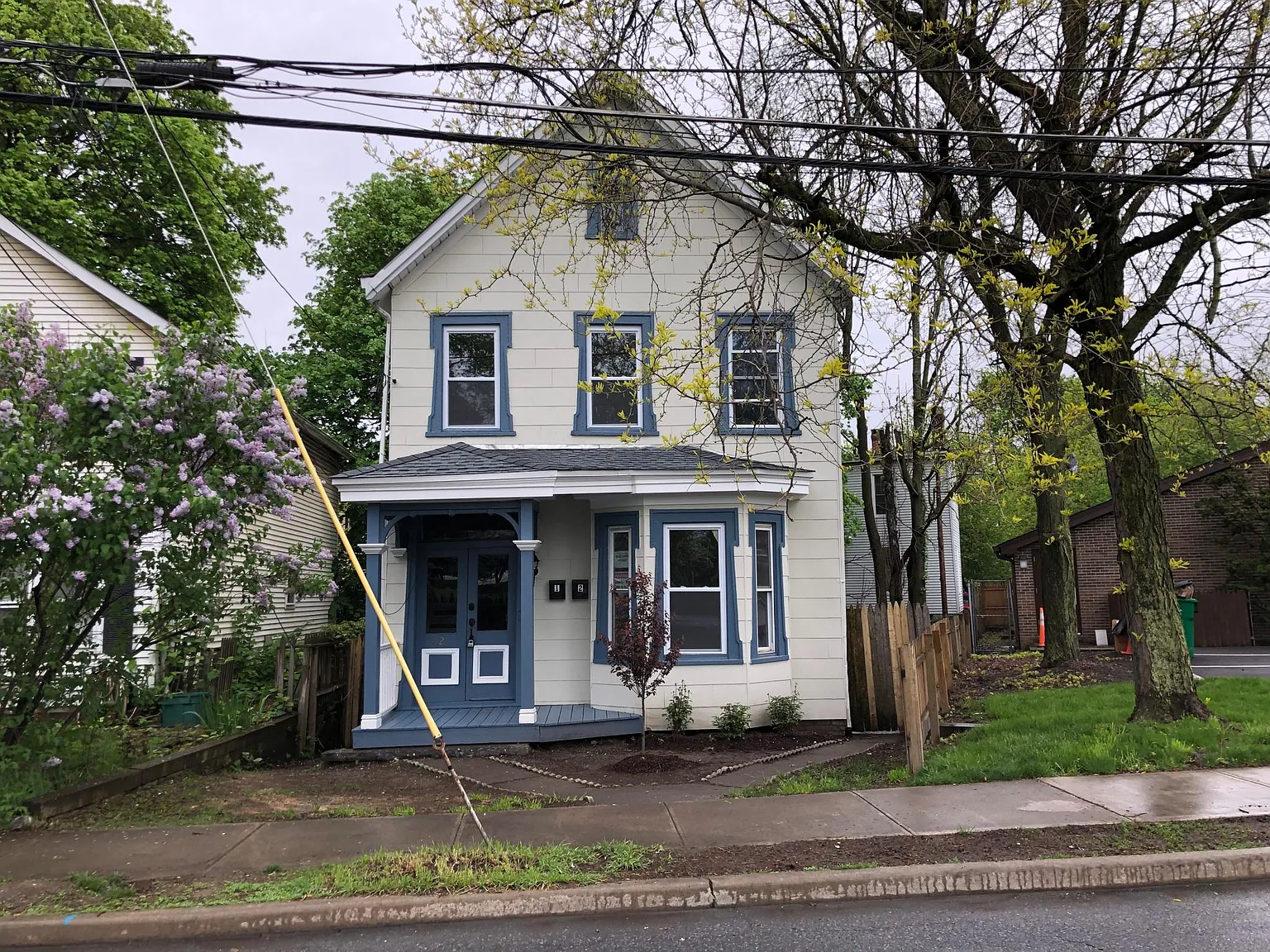 92 Pine St — Photo 1