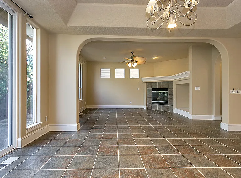 12649 NW Bayonne Ln — Photo 2