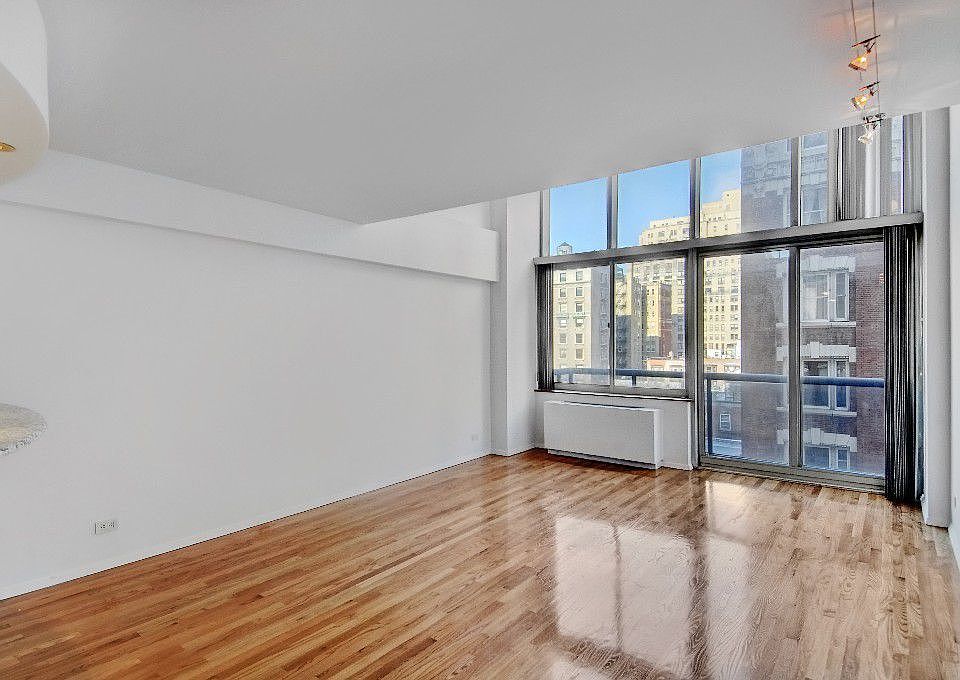 1st image of 250 W 90th St APT 10E