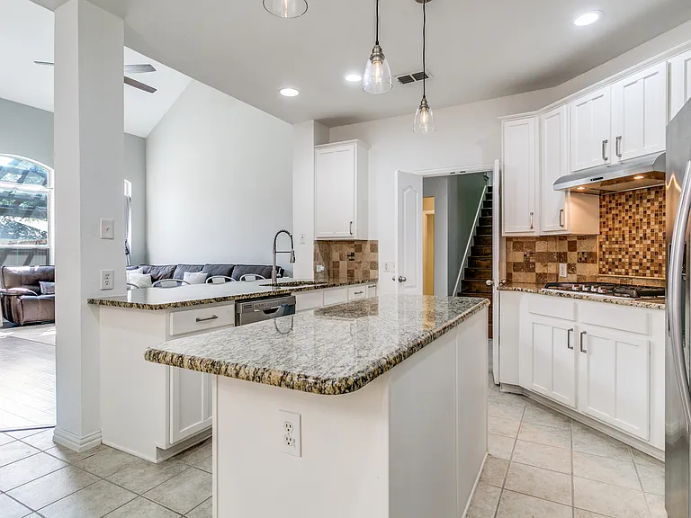 146 London Way — Photo 10