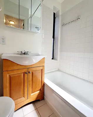 Rented by Kleier Residential | media 3