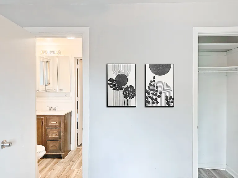5735 Hobart St #1 — Photo 15