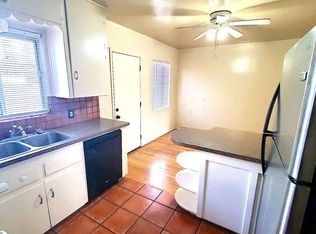 307 Manzano St NE, Albuquerque, NM 87108