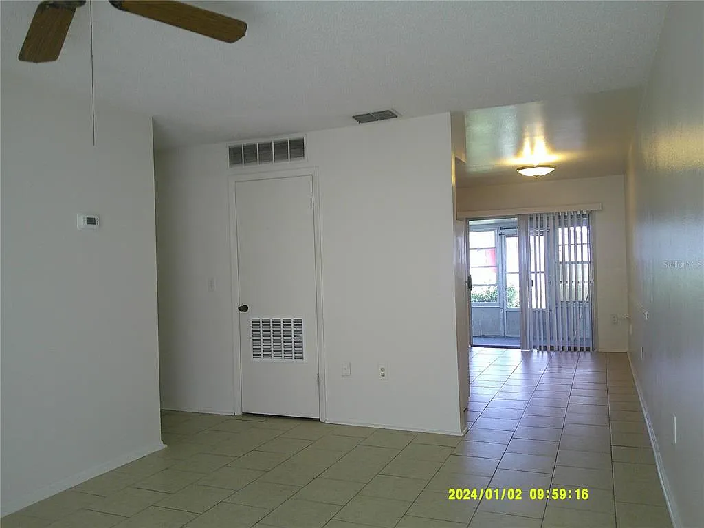 3 bed, 2.0 bath, 992 sqft, $1,695 — Photo 4