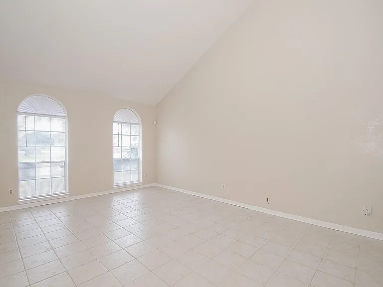 1722 Foxlake Dr — Photo 5