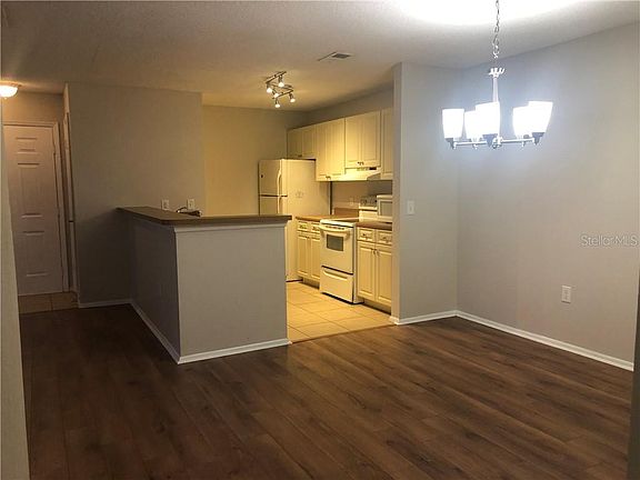 4th image of 9481 Highland Oak Dr Unit 1015