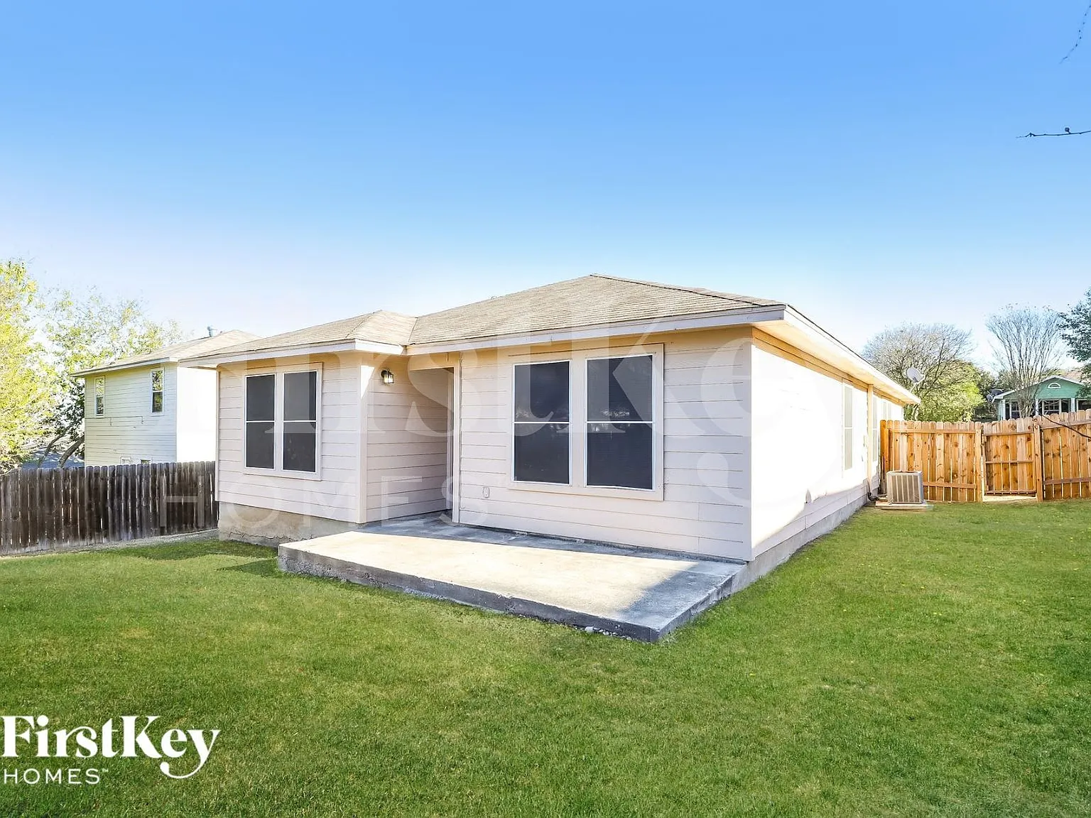 3 bed, 2.0 bath, 1557 sqft, $1,745 — Photo 2