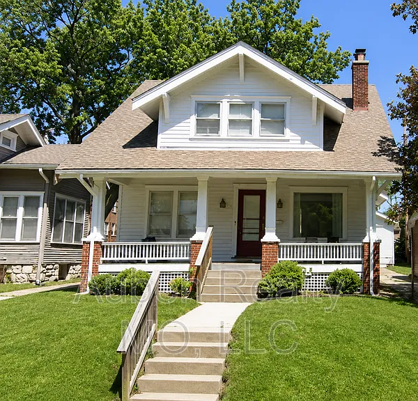 5317 Charlotte St — Photo 1