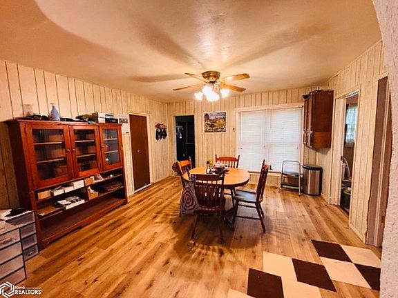 5th image of 307 S Woodlawn Ave